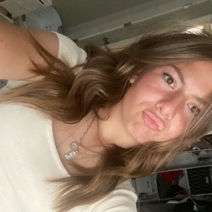 Meet your Posher, Maylee